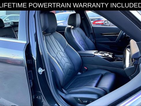 Used 2025 BMW 530i xDrive image 10