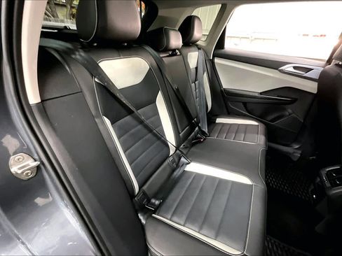 Used 2025 Volkswagen Taos SEL w/ Black Wheel Plus Package image 29