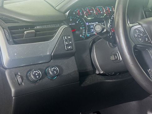 Used 2020 Chevrolet Tahoe LT w/ Luxury Package image 17