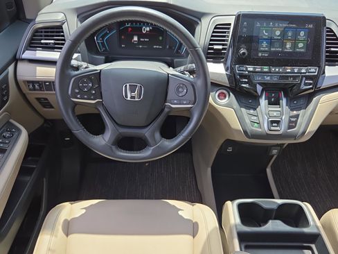 Used 2023 Honda Odyssey EX-L image 13