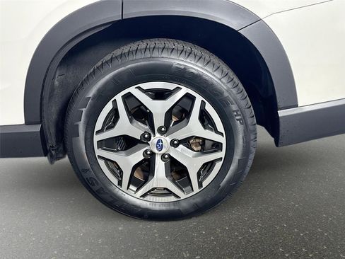 Used 2019 Subaru Forester Premium AWD/4WD image 31