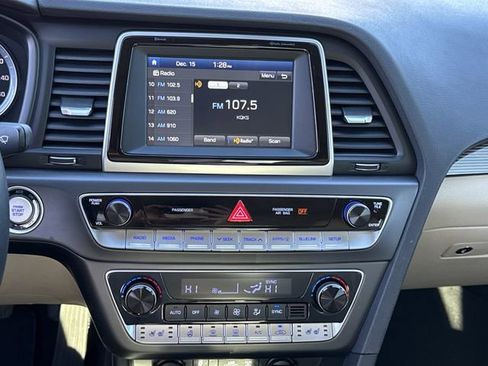 Used 2019 Hyundai Sonata Limited image 15