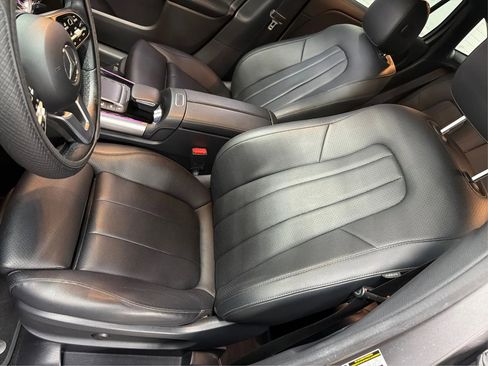 Used 2022 Mercedes-Benz GLA 250 w/ Premium Package Lite image 15