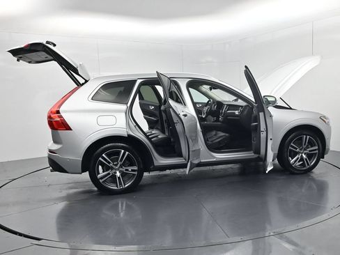 Used 2019 Volvo XC60 T5 Momentum w/ Multimedia Package AWD/4WD image 62