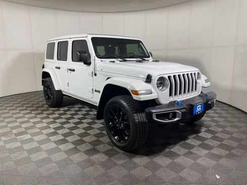 Used 2022 Jeep Wrangler Unlimited Sahara w/ Cold Weather Group image 2