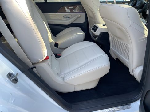 New 2026 Mercedes-Benz GLS 580 4MATIC image 42