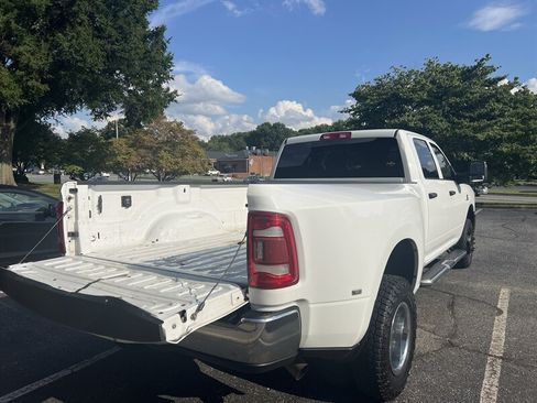 Used 2023 RAM 3500 Tradesman w/ Chrome Appearance Group AWD/4WD image 5