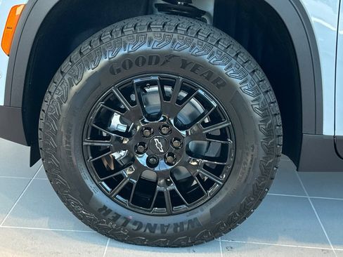 New 2026 Chevrolet Traverse Z71 w/ Enhanced Driving Package AWD/4WD image 27