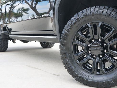 Used 2021 GMC Sierra 2500 Denali AWD/4WD image 2