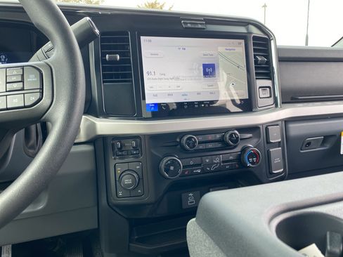 New 2026 Ford F350 XLT w/ XLT Premium Package AWD/4WD image 9