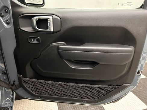 Certified 2024 Jeep Wrangler Unlimited AWD/4WD image 15