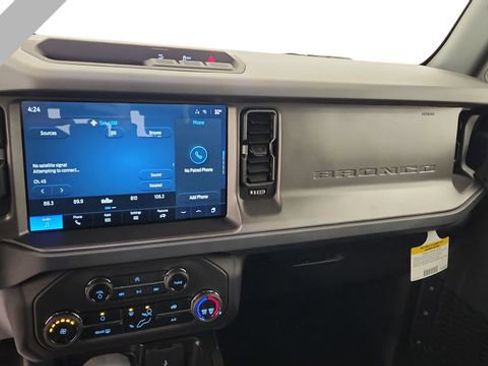 New 2025 Ford Bronco 4-Door AWD/4WD image 16