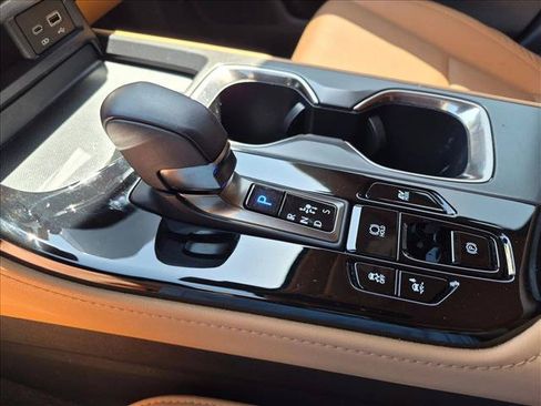Used 2025 Lexus NX 350h AWD image 13