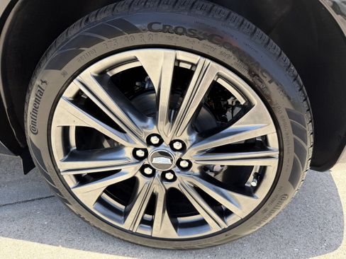 New 2026 Cadillac Optiq Sport 2 w/ LPO, Floor Liner Package AWD/4WD image 29