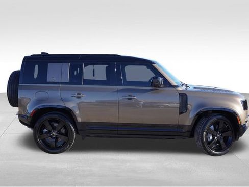 Used 2021 Land Rover Defender 110 X-Dynamic HSE image 3