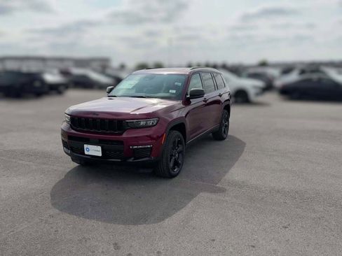 New 2025 Jeep Grand Cherokee L Limited w/ Black Appearance Package image 3