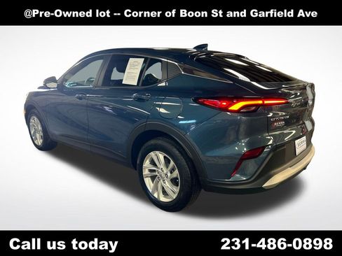 Used 2024 Buick Envista Sport Touring w/ Convenience I Package FWD image 3