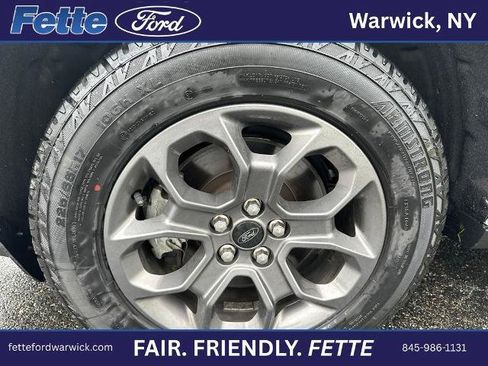 Certified 2022 Ford Maverick XLT FWD image 2