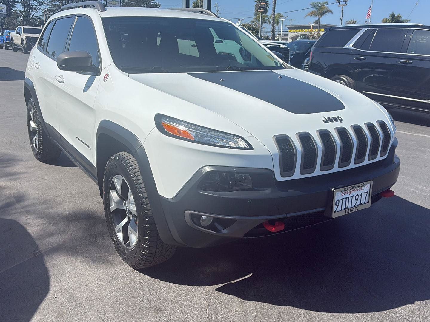 Used 2015 Jeep Cherokee Trailhawk w/ Comfort/Convenience Group AWD/4WD image 1