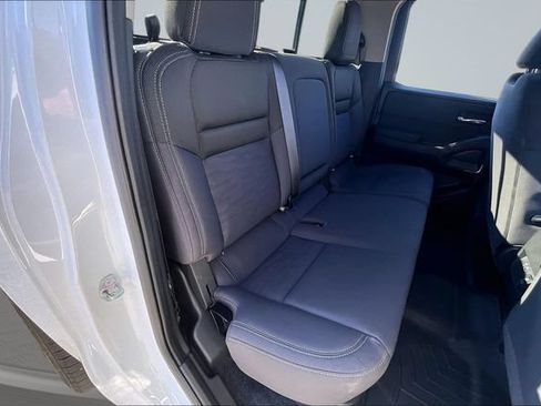 Used 2023 Nissan Frontier SV w/ SV Convenience Package AWD/4WD image 23