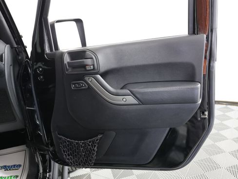 Used 2016 Jeep Wrangler Sport AWD/4WD image 16