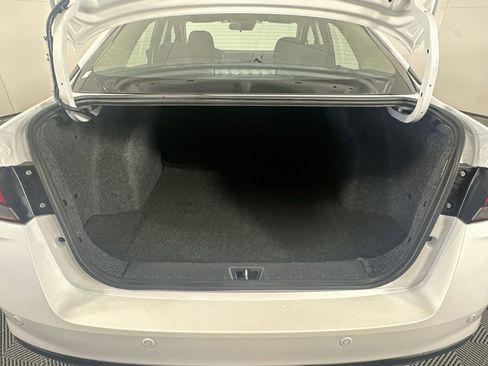Used 2025 Nissan Versa SV FWD image 28