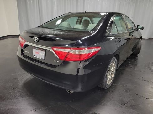 Used 2017 Toyota Camry XLE w/ Moonroof Package FWD image 8