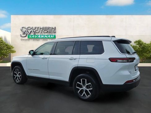 Used 2025 Jeep Grand Cherokee L Limited AWD/4WD image 3