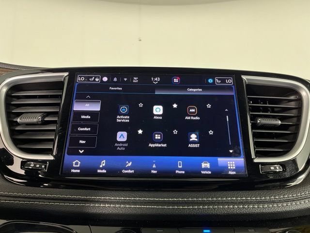 Used 2021 Chrysler Pacifica Limited FWD image 30