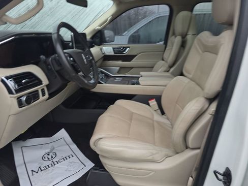 Used 2021 Lincoln Navigator Reserve w/ Luxury Package image 7