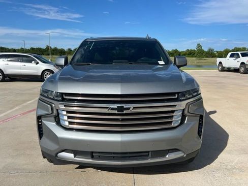 Used 2024 Chevrolet Tahoe High Country AWD/4WD image 2