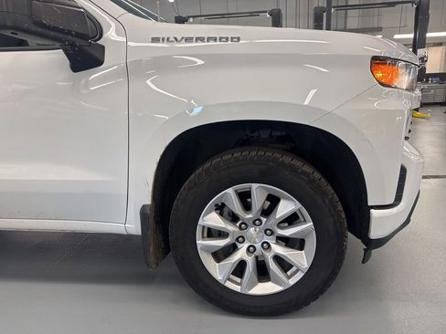 Used 2020 Chevrolet Silverado 1500 Custom w/ Custom Value Package AWD/4WD image 11