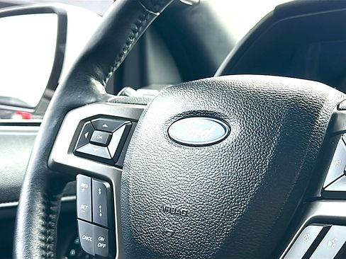 Used 2021 Ford Expedition XLT image 31