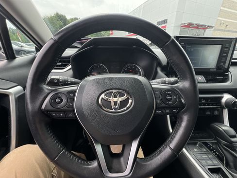 Used 2020 Toyota RAV4 XLE w/ XLE Grade Weather Package AWD/4WD image 16
