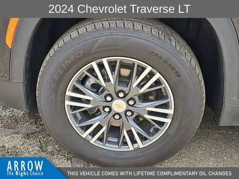 Used 2024 Chevrolet Traverse LT AWD/4WD image 17