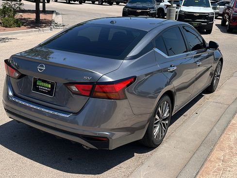 Used 2023 Nissan Altima 2.5 SV FWD image 8