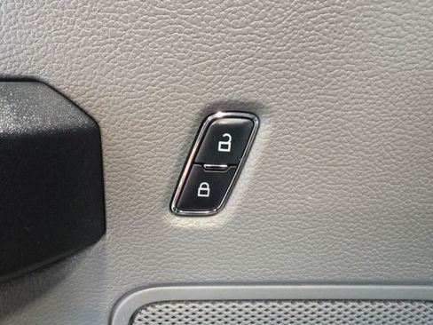 Used 2016 Ford F150 XL w/ Equipment Group 101A Mid RWD image 17