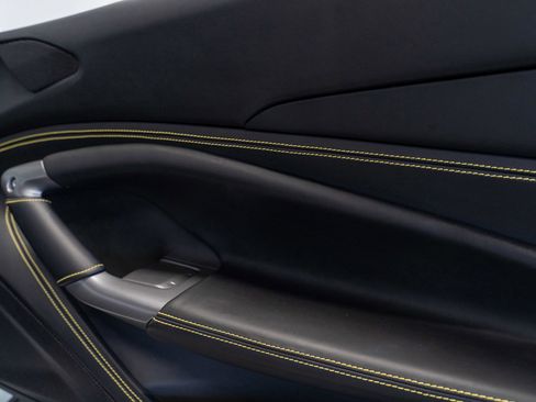 Used 2021 Ferrari F8 Tributo RWD image 10