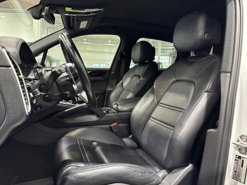 Used 2019 Porsche Cayenne image 41