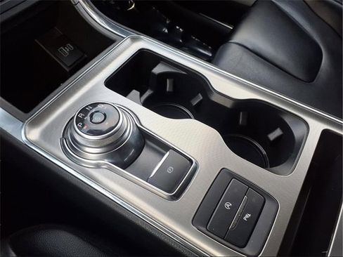 Used 2022 Ford Edge Titanium image 6