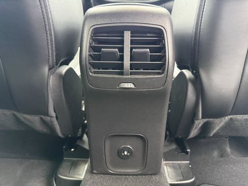 Used 2025 Ford Escape ST-Line image 16