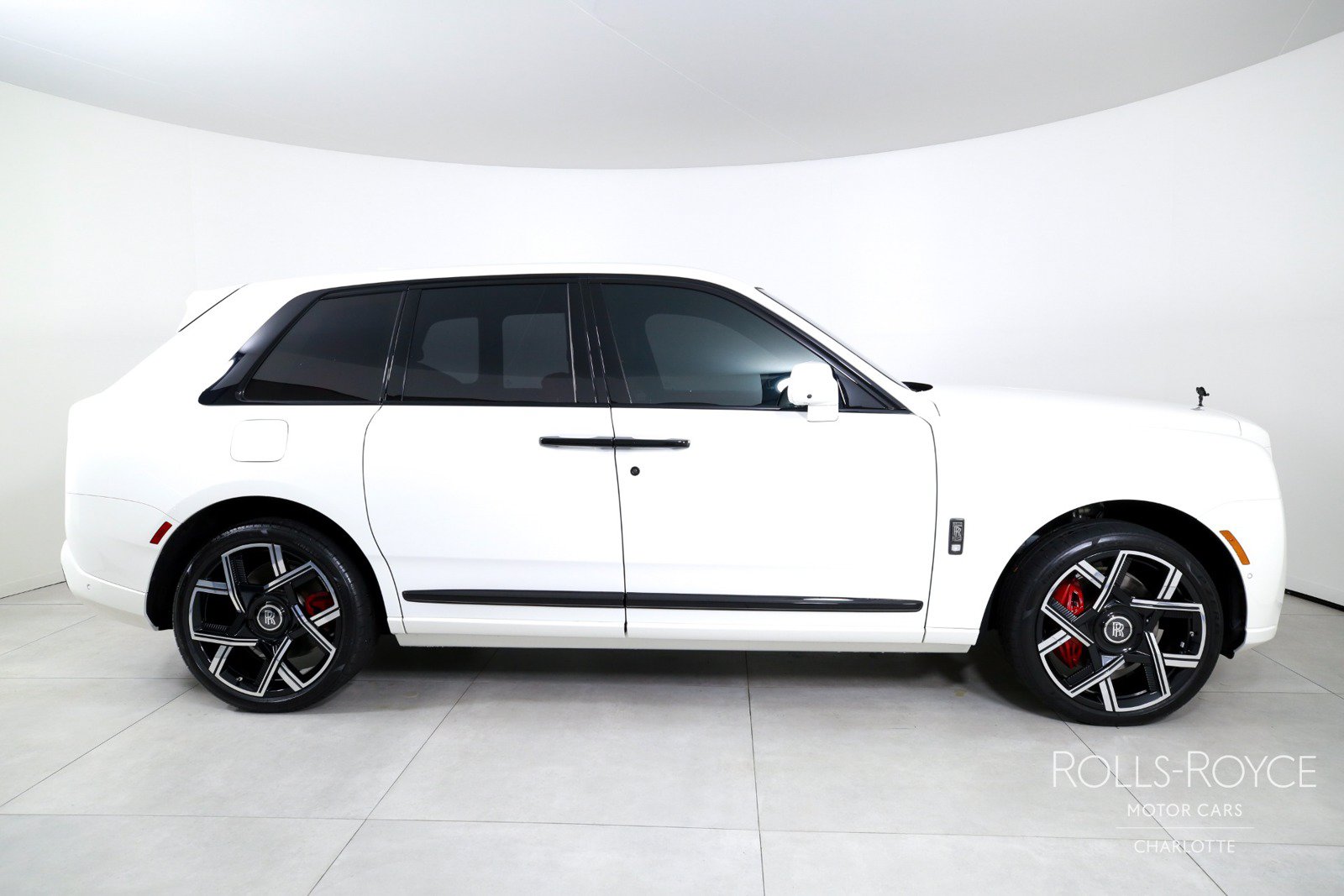 Certified 2025 Rolls-Royce Cullinan Black Badge AWD/4WD image 10