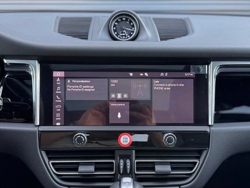 Certified 2026 Porsche Macan AWD/4WD image 28