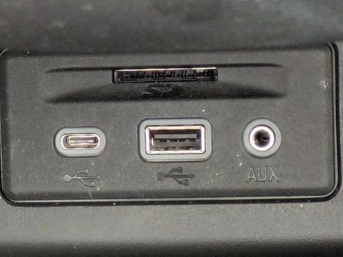 Used 2023 Chevrolet Equinox RS w/ RS Leather Package image 26