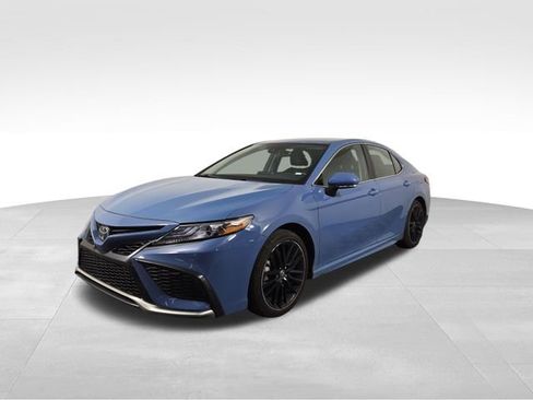 Used 2024 Toyota Camry XSE FWD image 2
