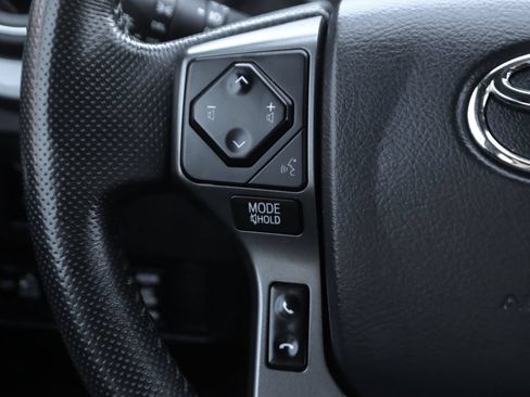 Used 2020 Toyota Tacoma TRD Off-Road AWD/4WD image 20