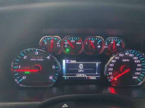 Used 2018 Chevrolet Silverado 1500 LT w/ All Star Edition image 4