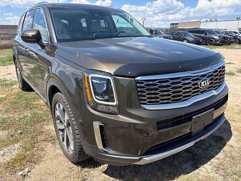 Used 2020 Kia Telluride S w/ S 8 Passenger Seating Package AWD/4WD image 7