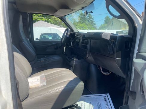 Used 2012 Chevrolet Express 1500 RWD image 26