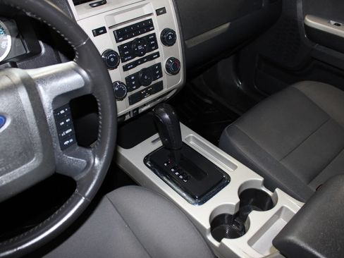 Used 2012 Ford Escape XLT FWD image 19